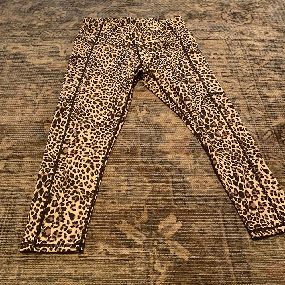 Buc-ee’s leopard leggings